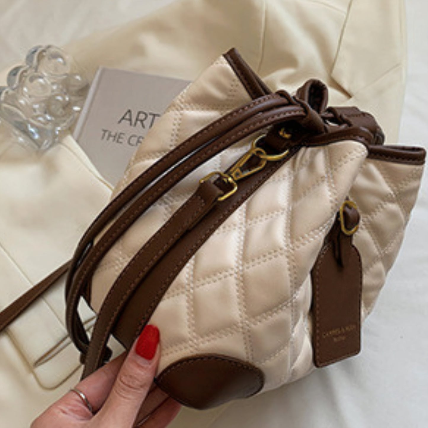 The Cahres&Heka Vatana Bag