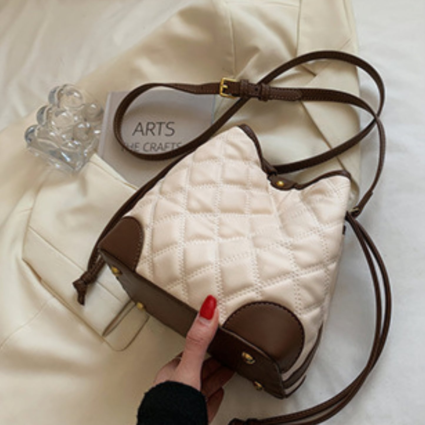 The Cahres&Heka Vatana Bag