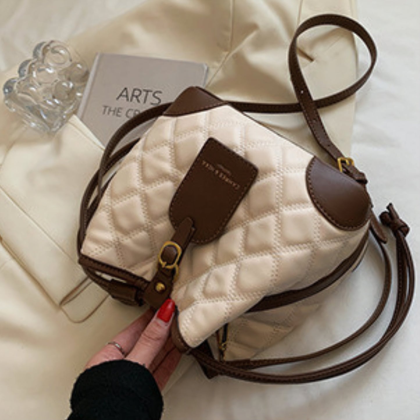 The Cahres&Heka Vatana Bag